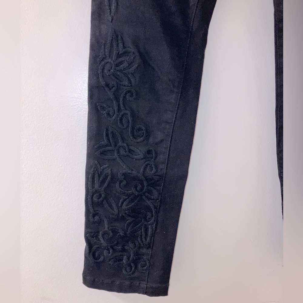 V Cristina Floral Embroidered‎ Black Jeans   size 4 - Picture 3 of 6
